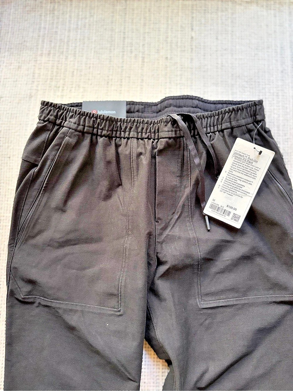 lululemon Utilitech Pull-On Classic-Fit Pant Straight-Leg Pants in Black - Picture 4 of 5